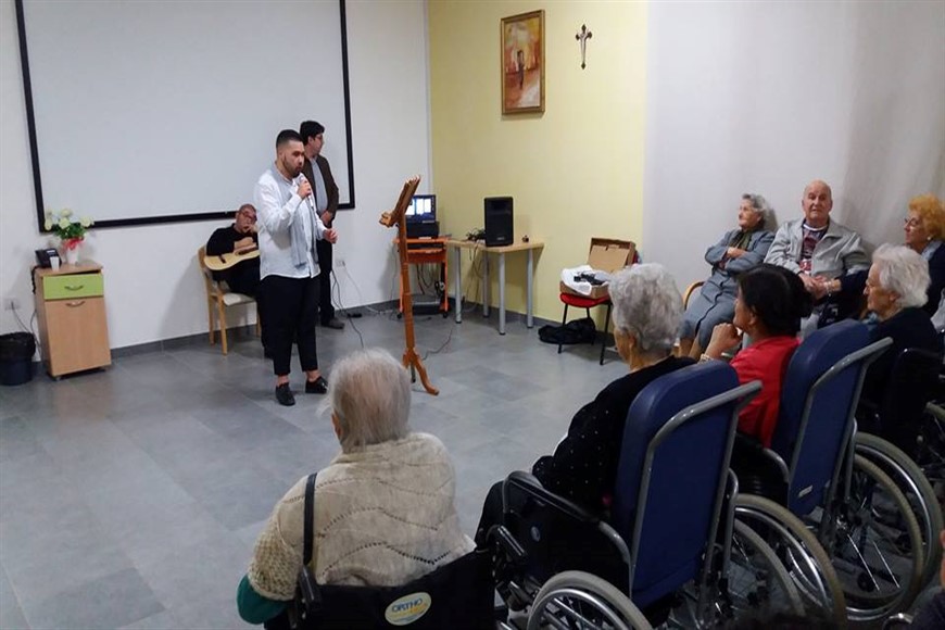 A Villa Bianca musica ed emozioni con il tenore Cosimo Grande