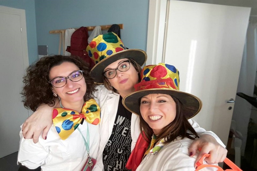 Coriandoli, balli e sorrisi per gli ospiti di Casa Melissa e Villa Bianca