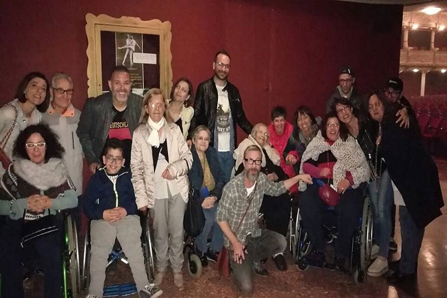 Gli ospiti della RSSA Mesagne a Lecce per il concerto di Masini