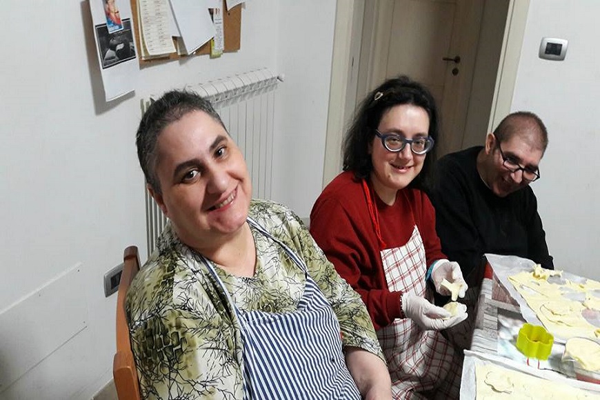 Laboratori di cucina, nuovo incontro per gli ospiti della RSSA Mesagne