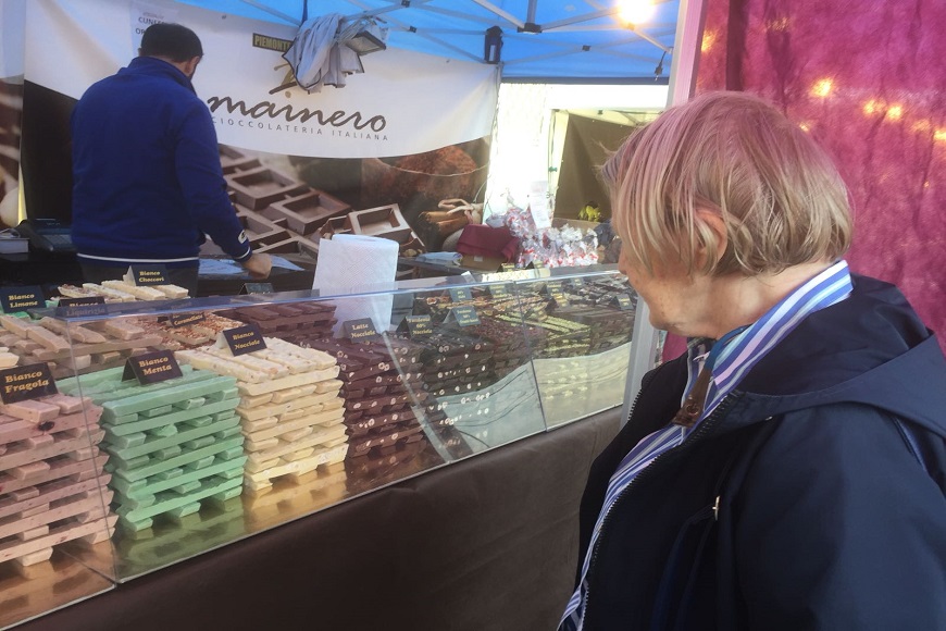 Le ospiti della Residenza Bellagio alla Festa del cioccolato di Lecco