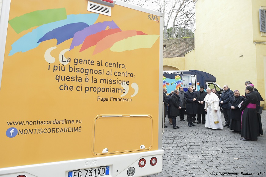 Nontiscordardimé, benedette oggi da Papa Francesco le due unità mobili
