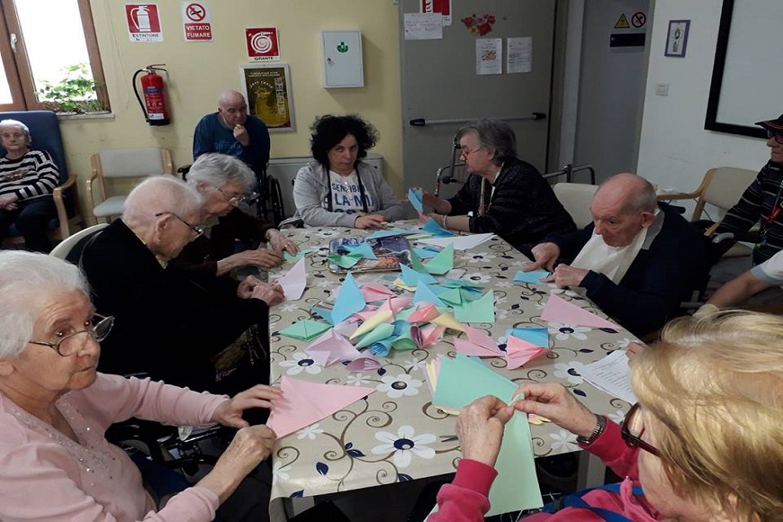 RSSA Mesagne, gli ospiti si preparano alla festa della mamma