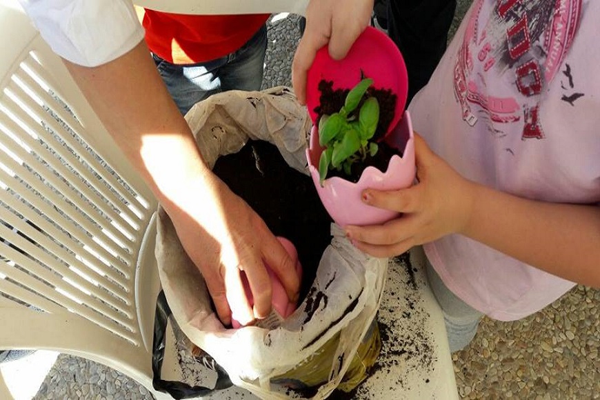 RSSA Mesagne, laboratori di giardinaggio insieme ai bambini