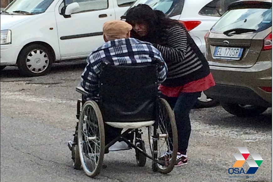 Solo 22 ore di assistenza a casa l’anno contro le 8 settimanali necessarie