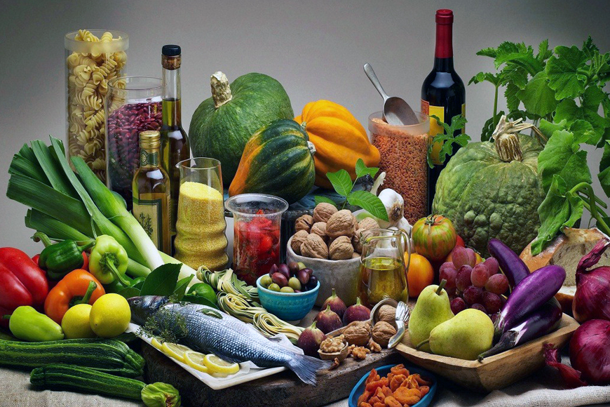 Terza età, mente più attiva con olio di oliva e mandorle